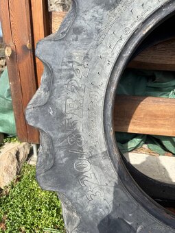 Pneu na traktor BKT 320/85 R24 - 3