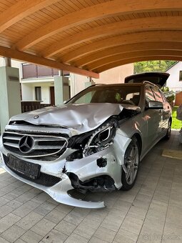 Mercedes E350 4MATIC - 3