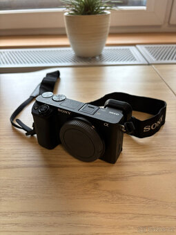 Sony Alpha A6400 + Sony FE 28-70 mm f/3,5-5,6 OSS - 3