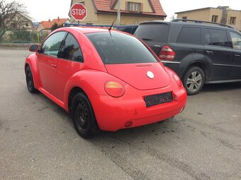 Volkswagen New Beatle 2,0i - 3