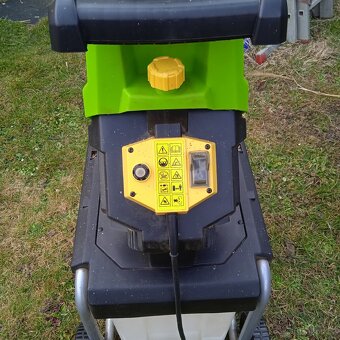 Zahradní drtič Fieldann - 3