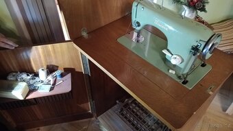 Šicí stroj Minerva šlapací skříňový - 3