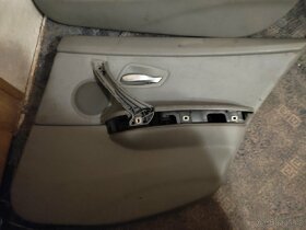 Šedé tapce E91 - 3