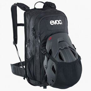Nový batoh EVOC Stage 18L Black - 3