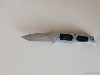 NŮŽ SMITH & WESSON SWAT - 3