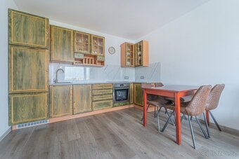Pěkný byt 2+kk v Troji - 3