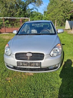 Hyundai Akcent - 3
