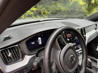 VOLVO XC 60 R-Design B5 - 3