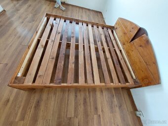 Dřevěná postel 180x200 včetne roštu - 3