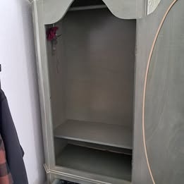 starožitná skříň originál barva - 3