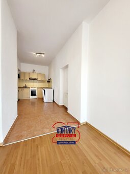 Pronájem bytu 2+1, 67 m2 s balkónem, centrum Českých Budějov - 3