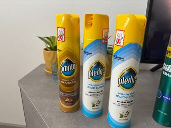 šampóny, gely na holení a prostředky na utírání prachu - 3