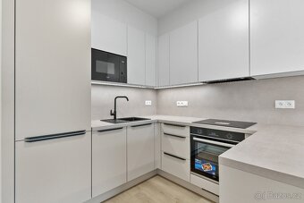 Pronájem bytu 2+kk s balkonem, 53 m² - Praha - Hostivař - 3
