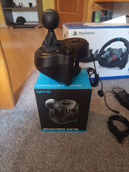 Herní volant Logitech g29 + řadící páka - 3
