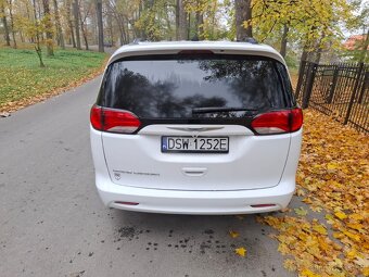 2021 Chrysler Pacifica Rodinné auto - 3