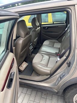 Volvo V70 XC AWD LPG - 3