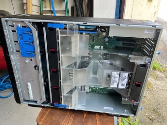 HPE ProLiant ML350 Gen10 – výkonný server - 3