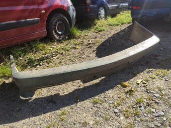 Tatra 613-4 - Přední nárazník poškozený - 3