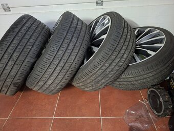 Barum Bravuris 5HM 225/35 R19 - 3