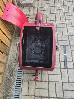 Pav 40 se štítem - 3