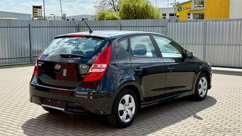 Hyundai i30 //1.4i//80kW//1.MAJITELKA//70TKM//SERVIS// - 3