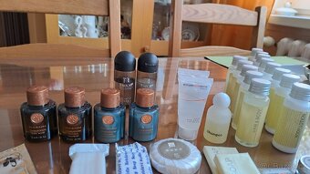 Hotelová mýdla, šampony, balzámy na vlasy, zubní pasty - 3