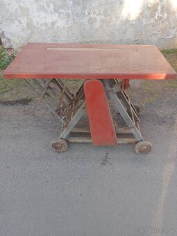 Prodám cirkulárku tovární výroby s podavačem - 3
