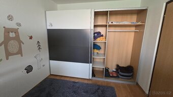 Satni skrin s posuvnymi dvermi - 3