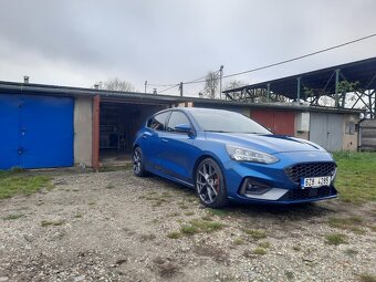 Ford Focus ST 2.3 rok 2021 - 3