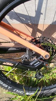 Celoodpružené elektrokolo KTM MACINA LYCAN - 3