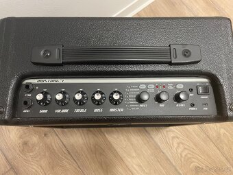 Fender Mustang I v2 - 3