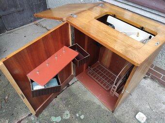 Minerva 126-3 skříňový šlapací šicí stroj - 3