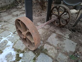 kolečka litina kopretiny - 3