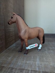 Schleich koně - hannoverský kůň - 3