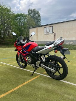 Honda cbr 125r - 3