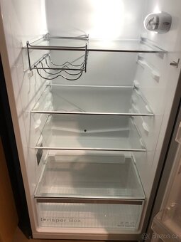 Malá lednice s mrazákem do 145cm zánovní - 3