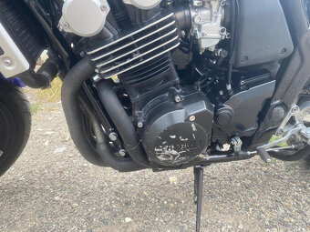 Yamaha FZS 600 Fazer - 3
