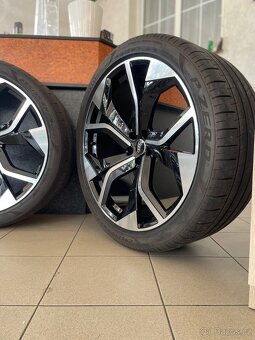 Alu kola pro Audi Q8 R23” s pneu 295/35/23 - 3