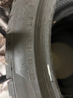 Pneu Pirelli Sottozero 275/35 R20 - 3
