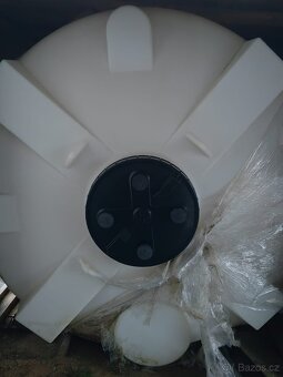 Noná Plastová nárž 17m3 - 3