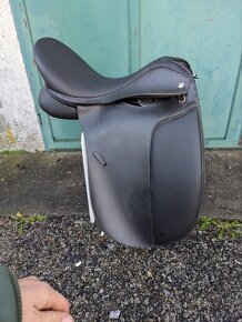 Prodám NOVÉ drezurní sedlo Thorowgood T4 17,5"/2 - 3