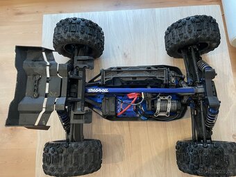 Traxxas Sledge 1:8 RTR modrý - 3