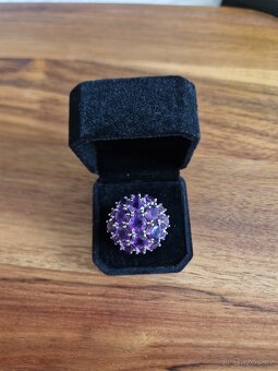 Krásný nový stříbrný prstýnek s fialovými amethysty - 3