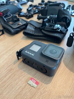 GoPro hero 8 + příslušenství + SD karta 128gb - 3