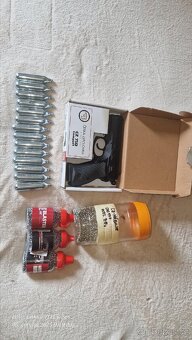 CZ 75D Compact CO2 s bohatým příslušenstvím - 3