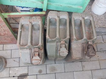 Plechové kanystry na benzín olej naftu 3ks - 3