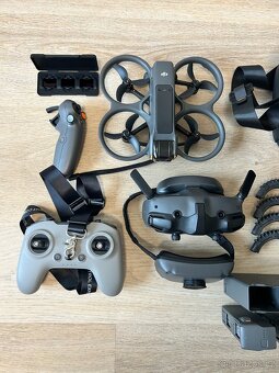 FPV dron DJI Avata 2 Fly More Combo + příslušenství (5 bater - 3