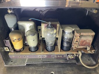 Art Deco rádio Telefunken - 3