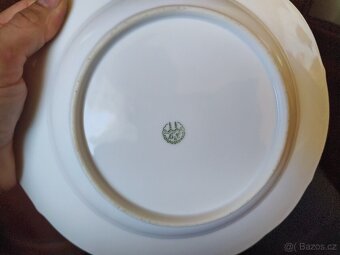 Porcelán Rosenthal a Schlaggenwald (Horní Slavkov) + skříň - 3