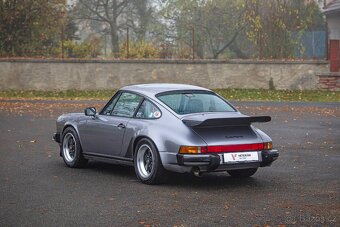 Porsche 911 Carrera 3.2 - 3